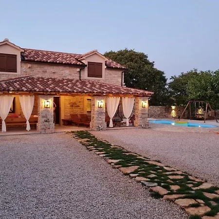 Marilu With Pool * Stankovci