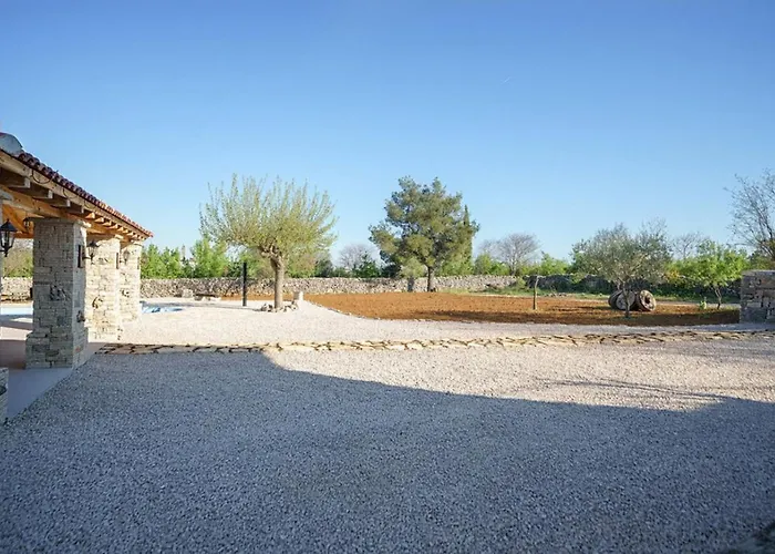 Marilu With Pool Vikendica